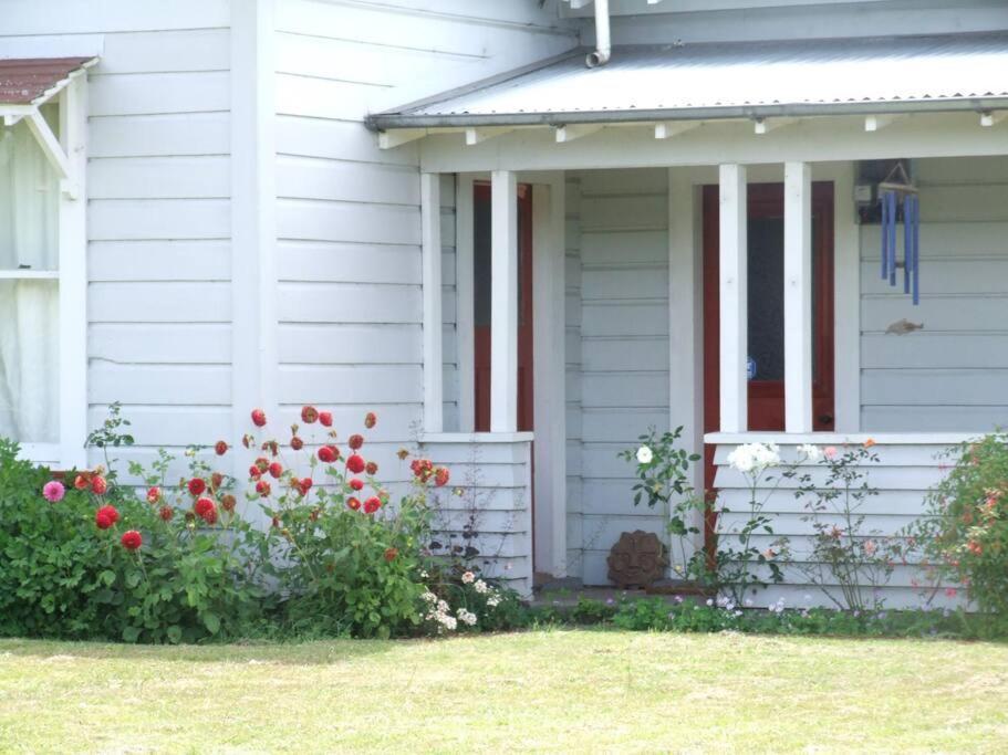 Riverlea Cottage - Cosy, Comfy, Quiet, Central タウマルヌイ エクステリア 写真