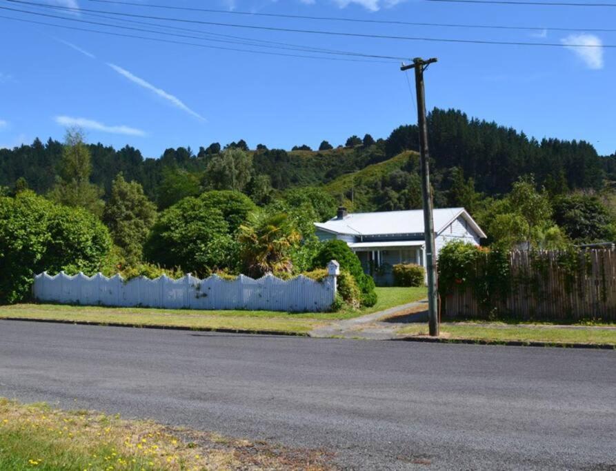 Riverlea Cottage - Cosy, Comfy, Quiet, Central タウマルヌイ エクステリア 写真
