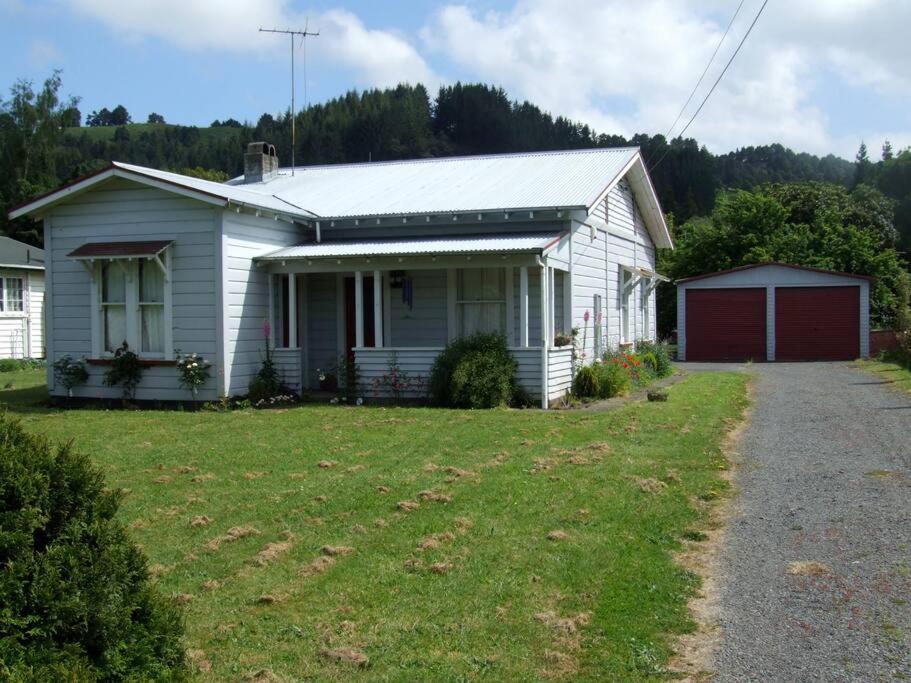 Riverlea Cottage - Cosy, Comfy, Quiet, Central タウマルヌイ エクステリア 写真